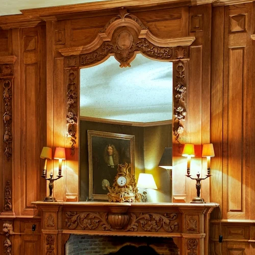 Boiserie de style Louis XIII restaurées et installées par l'entreprise Rémy Motte