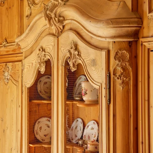 Détail d'une boiserie XVIIIe restaurée et installée par Rémy Motte